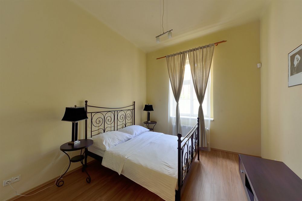 Downtown Suites Kodanska Praga Exterior foto