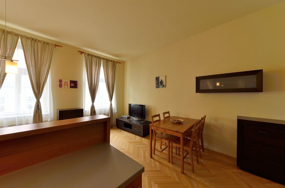 Downtown Suites Kodanska Praga Exterior foto