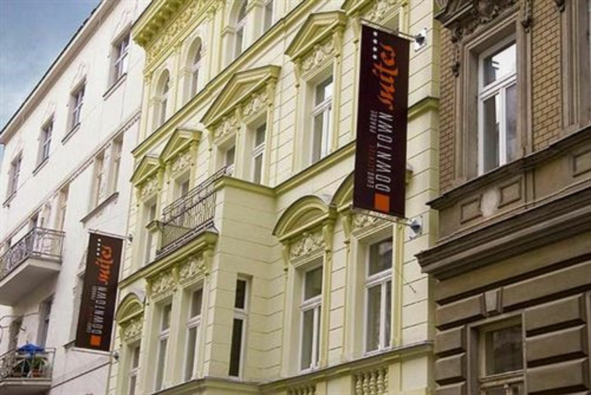 Downtown Suites Kodanska Praga Exterior foto