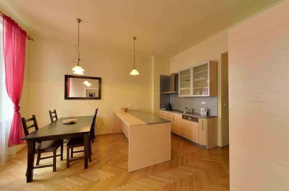 Downtown Suites Kodanska Praga Exterior foto
