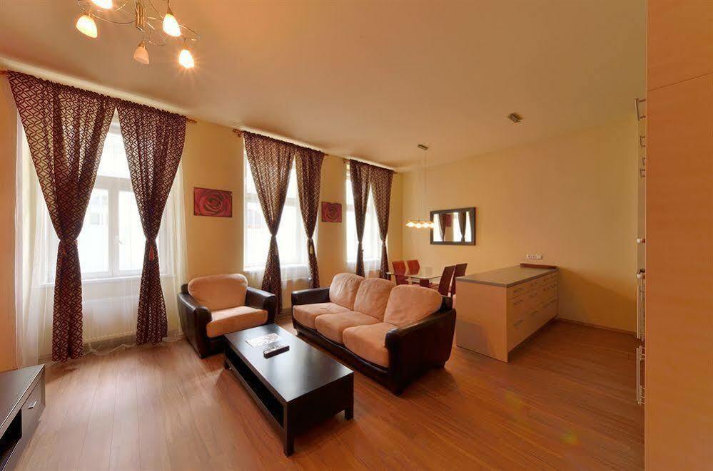 Downtown Suites Kodanska Praga Exterior foto